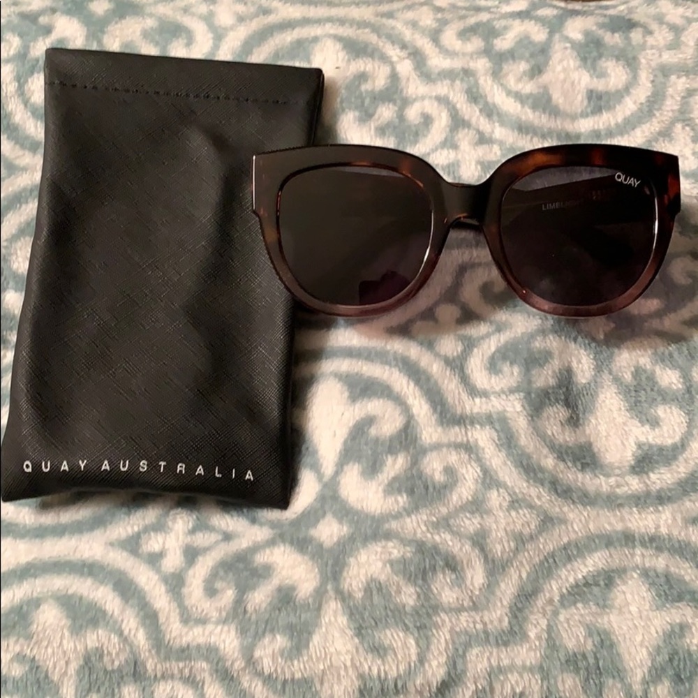 Sunglasses w/case
